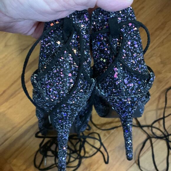 Cupid Size 8.5 Lace up the leg 5 inch open toe heels. - Picture 7 of 9